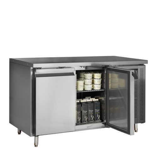 TEFCOLD CK7210X1 – koelwerkbank met geopende deur en voorbeeldinrichting; levensmiddelen niet inbegrepen